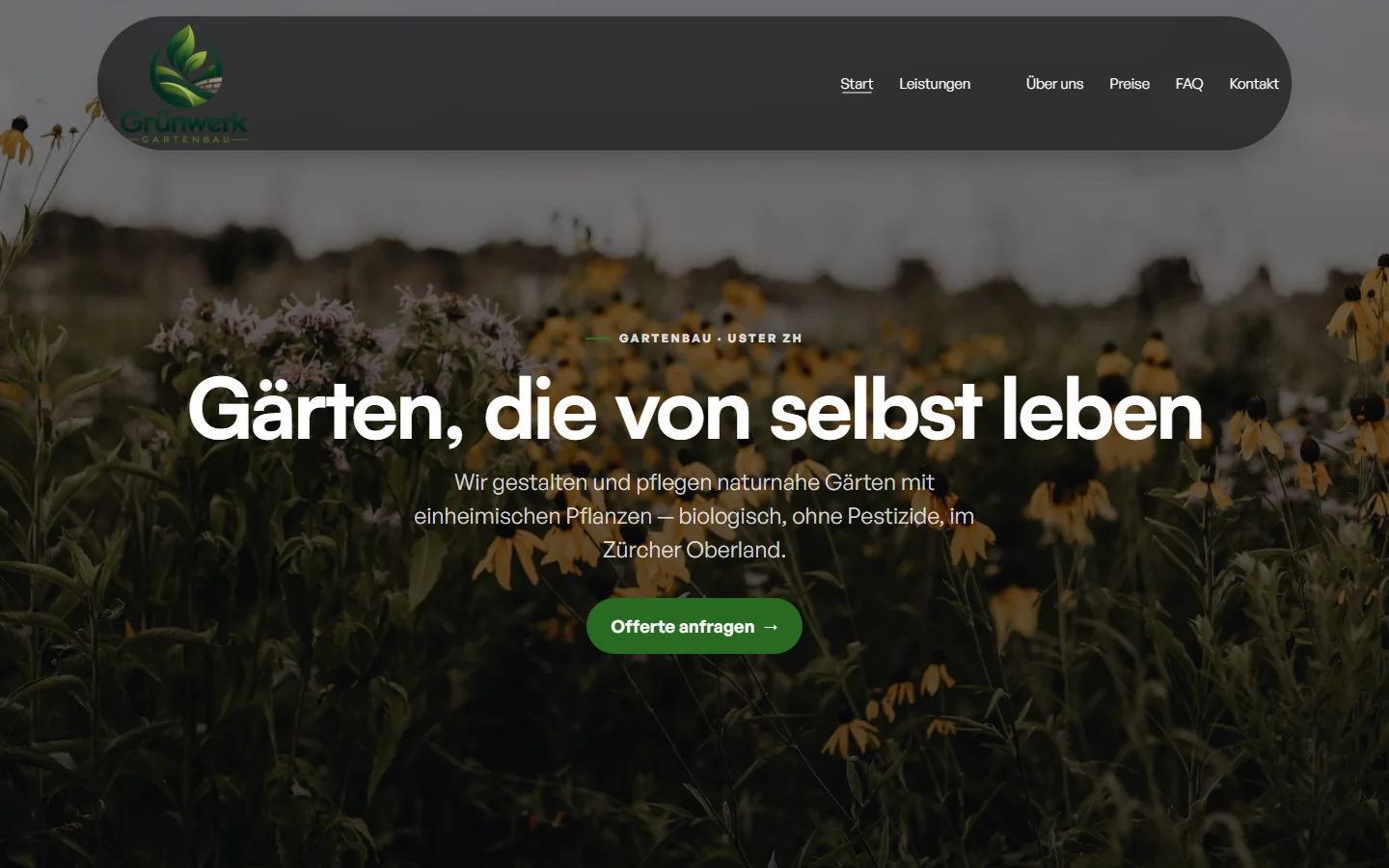 Fertige Startseite eines Gartenbau-Betriebs aus dem Builder: Logo und Menü oben, darunter die Überschrift «Gärten, die von selbst leben» und der Knopf «Offerte anfragen»